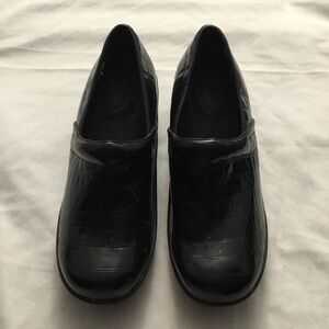 Predictions Women's Black Slip-On Loafers